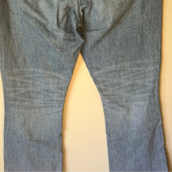 American Eagle Light Wash Distressed Flare Jean Size 12 Long - Image 9
