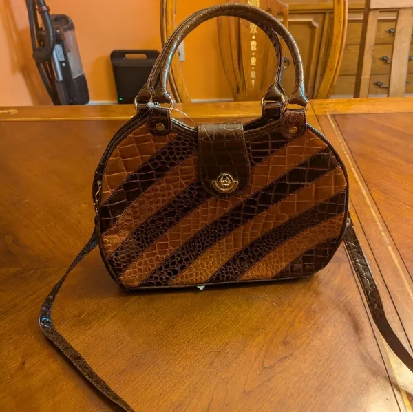 Renaissance Leather hand bag 👜 Brown - Image 8