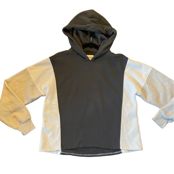 Abercrombie & Fitch Soft AF colorblock cropped hoodie small - Image 2