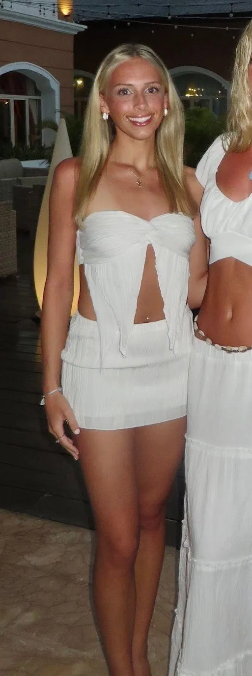 White Matching Set Size 4 - Image 3