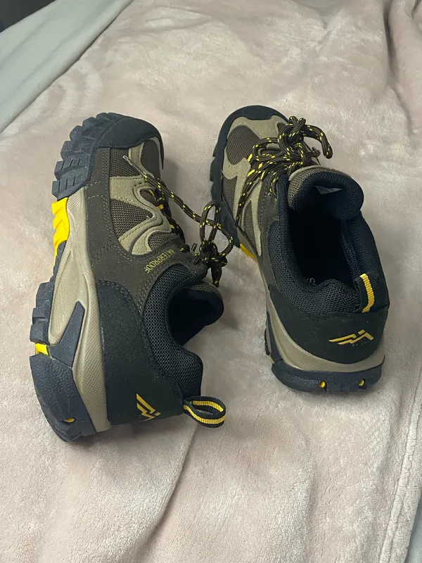 CC-Los Waterproof Suede/Mesh NWOT Women’s Hiking Shoes Size 39 - Us. -8.5 - Image 4