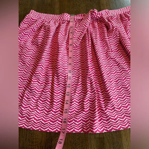 Vineyard vines Mini Skirt Pink Chevron Classic Summer- size XL - Image 2