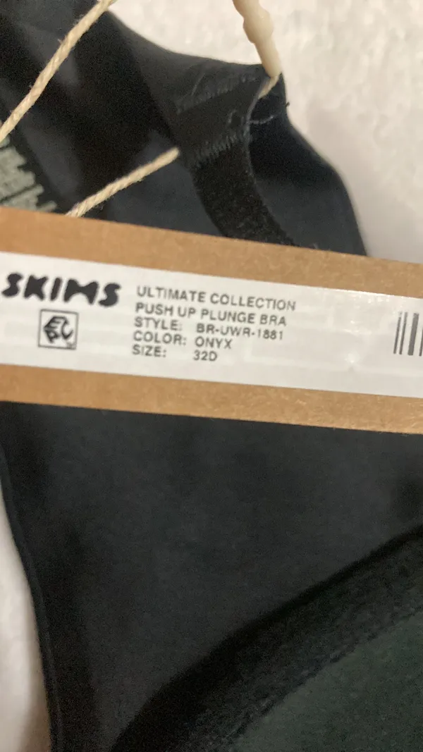 SKIMS Ultimate Push Up Bra 32D - Image 4