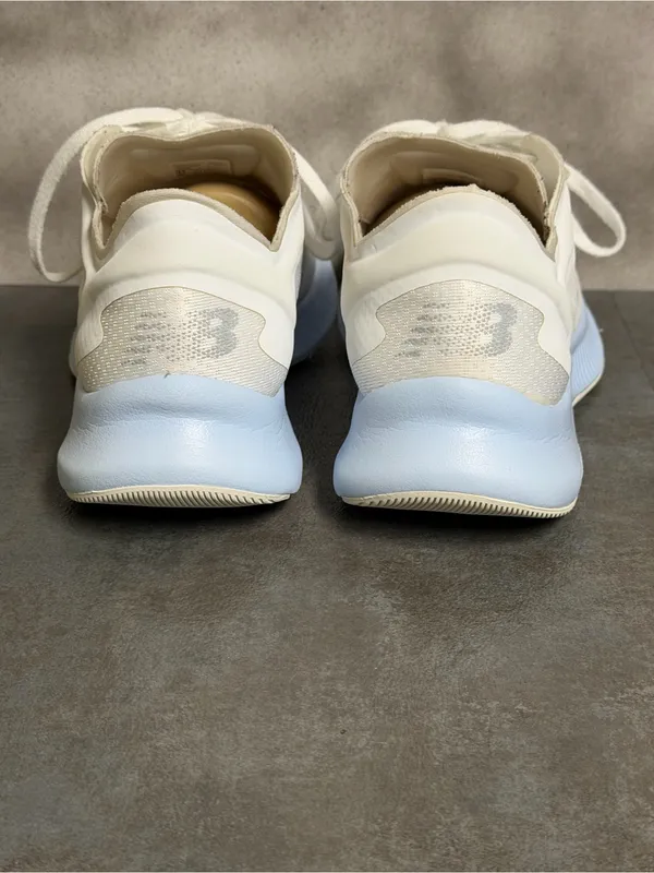 New Balance Wide Dynasoft Pesu V1 Women's White Sneakers Size 8.5D - Image 4