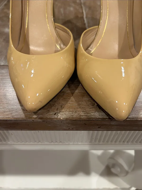 Gucci D’Orsay Patent Leather Pumps - Image 4
