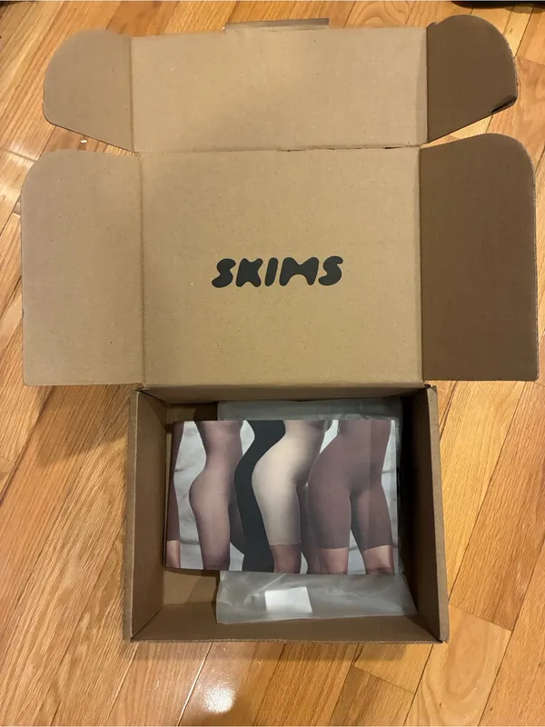 SKIMS NWT Body Core Sculpt Plunge Thong Bodysuit Shapewear Sand Tan Beige Nude - Image 10