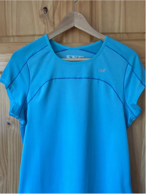 New Balance Fitted Turquoise Cap Sleeve Athletic Tee size large - Image 3