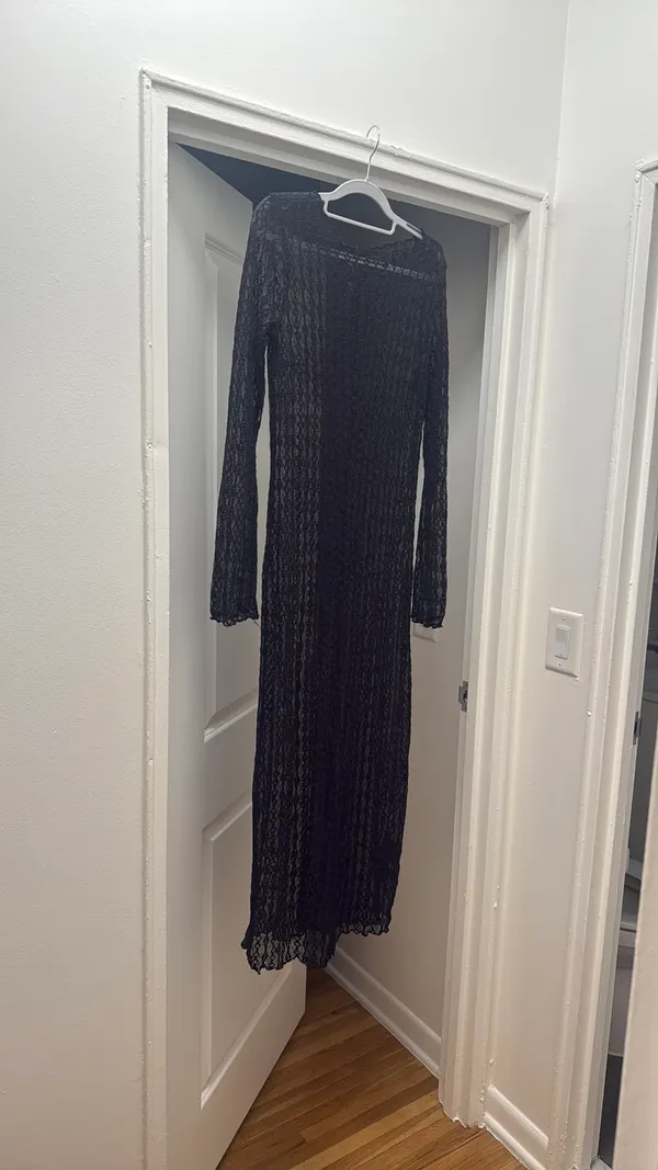H&M black lace long sleeve maxi dress - Image 3
