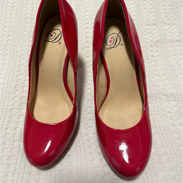 womens high heels Red Size 7.5 - Image 3