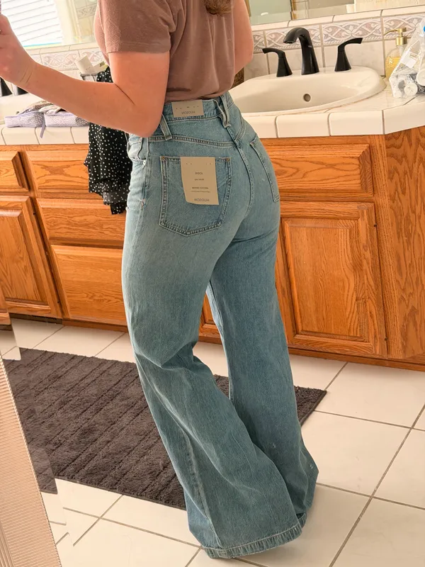 NWT Hudson Wide-Leg Jeans  - Image 2
