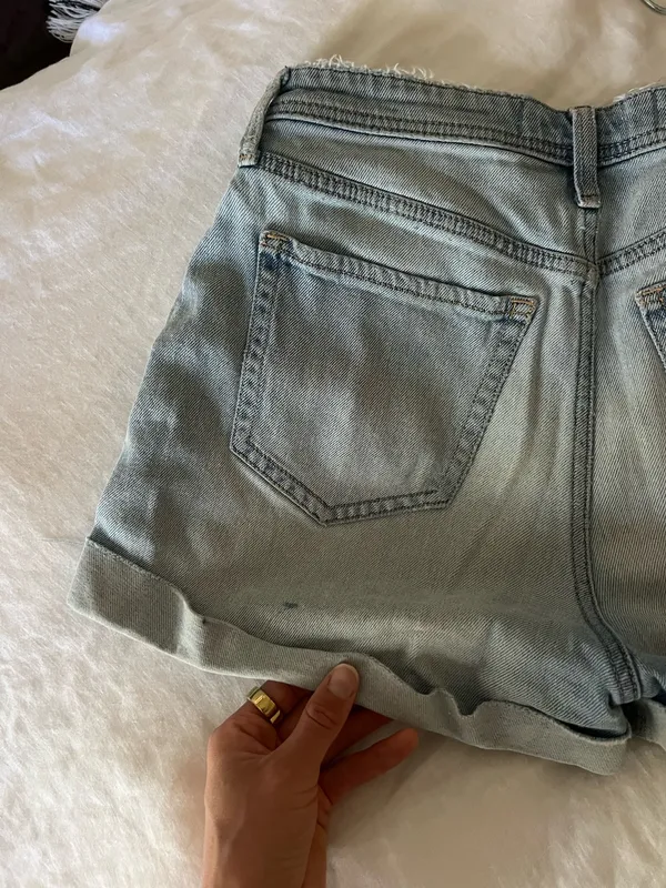 Hollister Curvy High-Rise Shorts Mom - Image 7