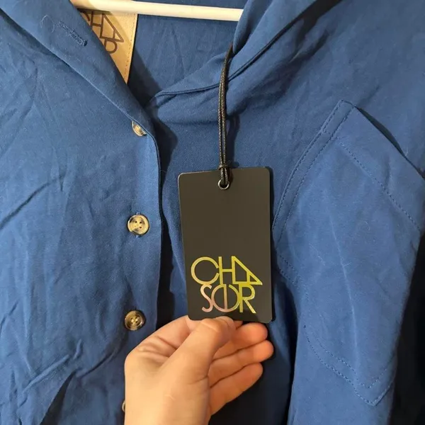NWT cropped‎ button blouse from chaser - Image 4