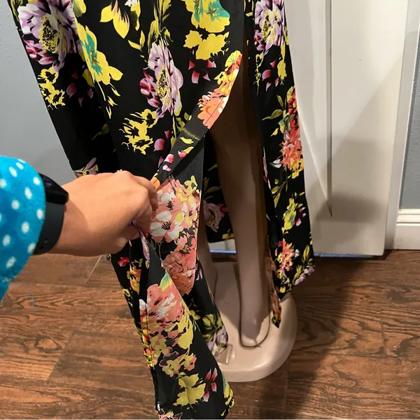 Floral sheer swim coverup Maxi Dress w/embroidery Trim size L high side slits - Image 7