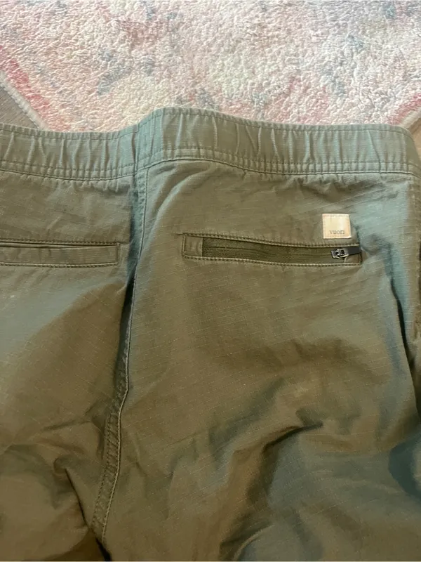 Vuori olive green pants small - Image 8