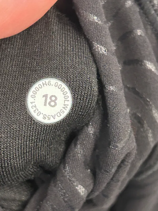 Lululemon Align High-Rise Pant Size 18 Aqueous Emboss Black 28" NWT - Image 5