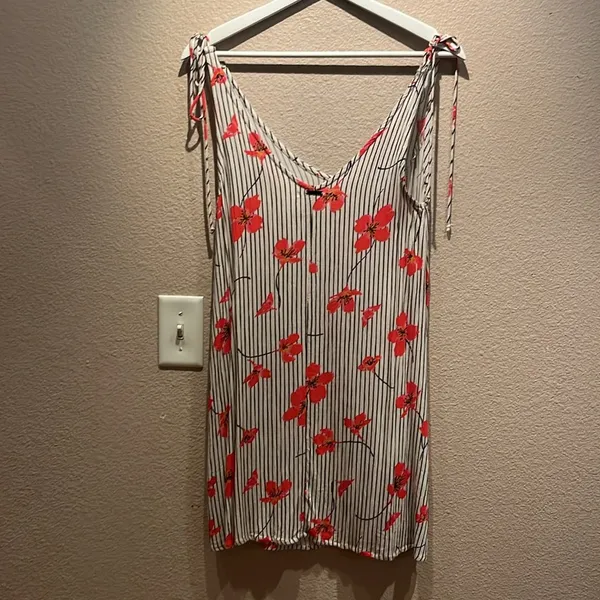 Billabong Women’ Floral Striped Sundress Size Small - Image 6