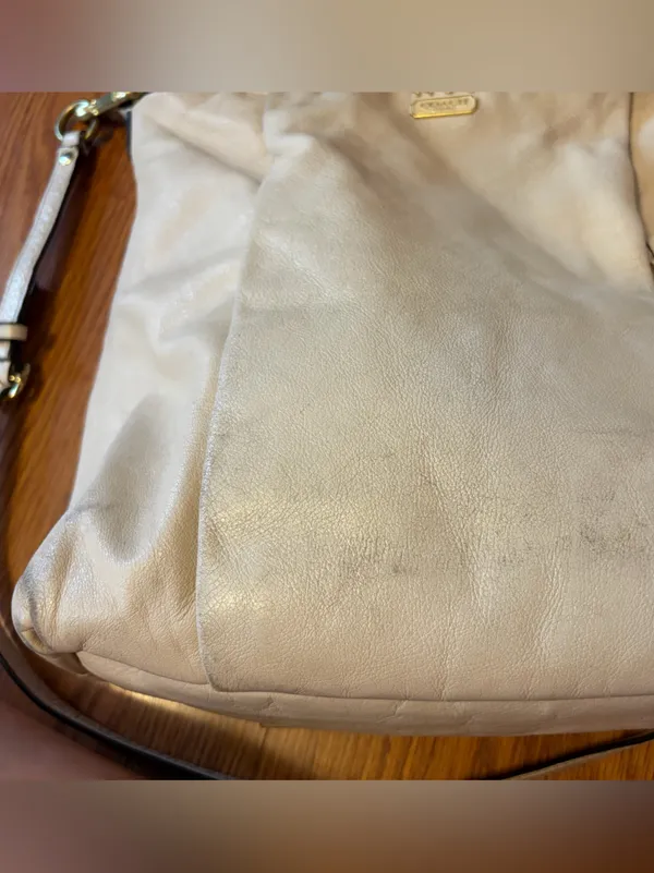 Coach Ivory Pebbled Leather Shoulder Bag with Gold-Tone Hardware - Image 7