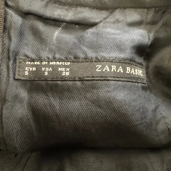 Zara Womens size Small A Line Black Mini Skirt Exposed Zipper - Image 4