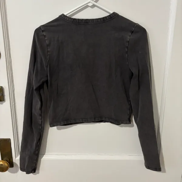 PacSun Black Long Sleeve Crop Top - Image 2