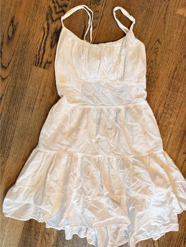 White Mini Dress Size Fits a women’s small (listed as a L but runs very small) - Image 3