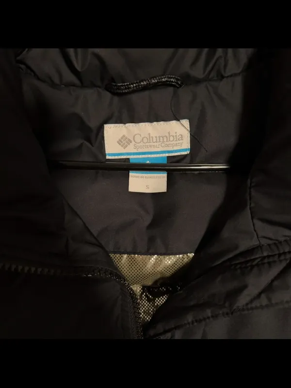 Columbia Olive Green Puffer Jacket with Black Yoke - Image 4