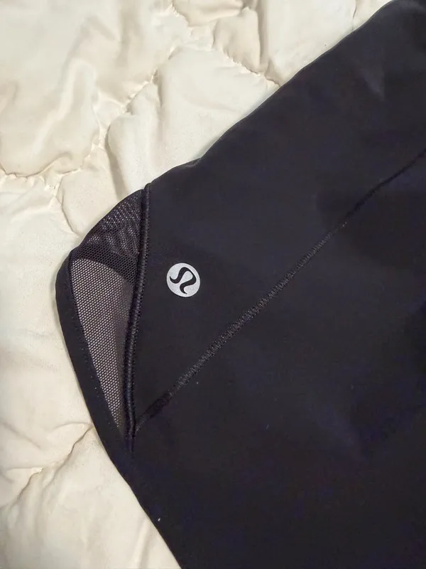 Womens lululemon shorts 4 tall - Image 8