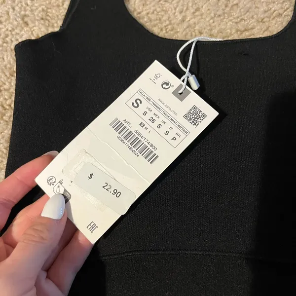 ZARA Black cut out front crop top never worn - Image 4