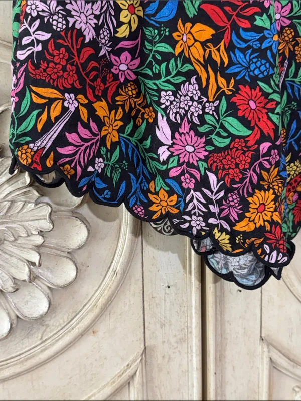 FARM Rio Tropical Garden Floral Shorts | Scallop Hem Size Medium🌺 - Image 11