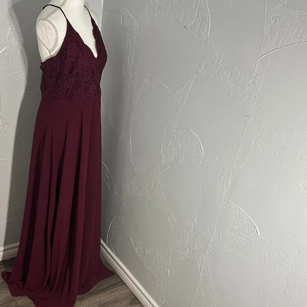 Lulu's burgundy Lace Maxi Dress - Image 4
