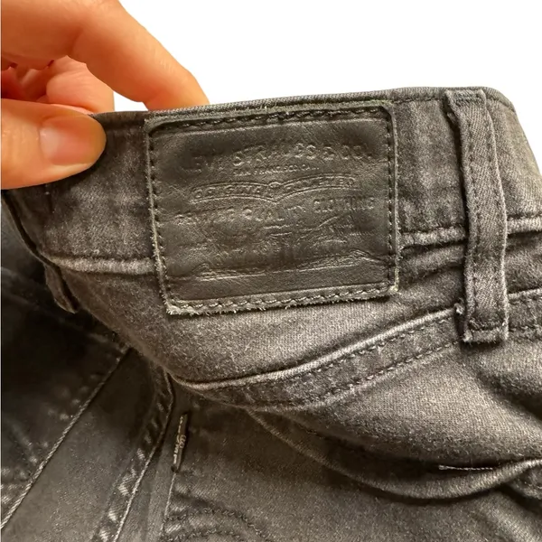 🖤 LEVI’S Mile High‎ Super Skinny Black Denim Cutoff Shorts Sz 26 🖤 - Image 4