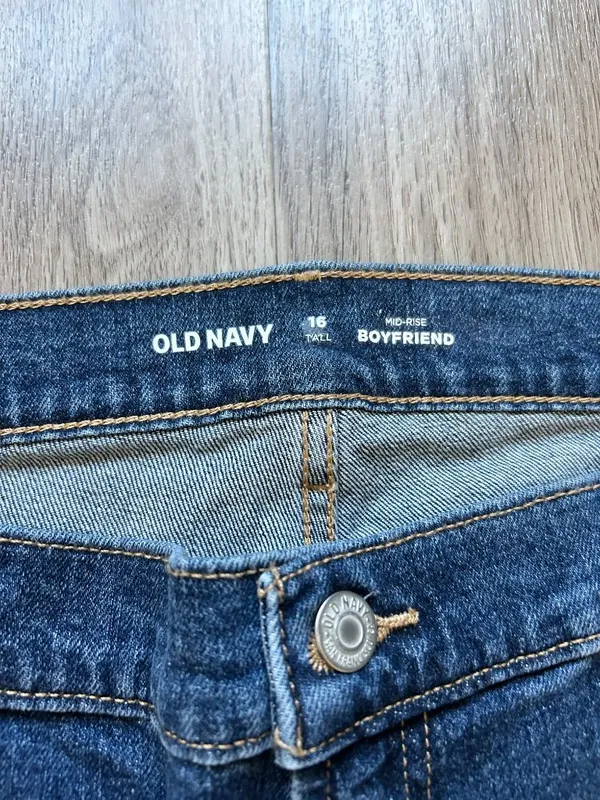 Old Navy Women's Mid Rise Boyfriend Dark Wash Jeans Size 16 Tall NWT - Image 5