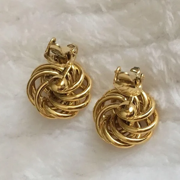 🌈3/$10 Cute Knot Gold Tone Clip-On Earrings - Image 5