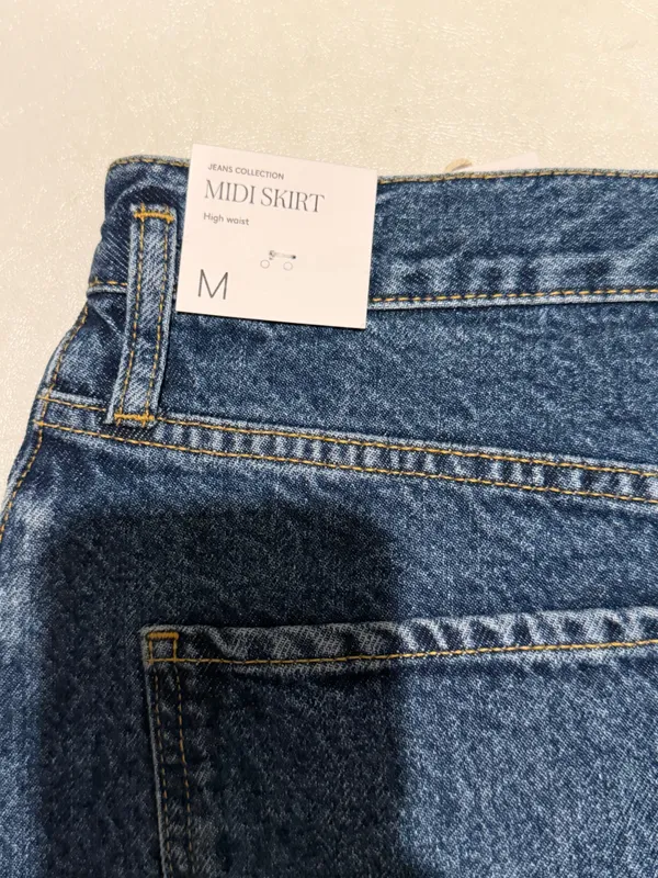 Mango Denim Midi Skirt NWT Medium with slit  - Image 6