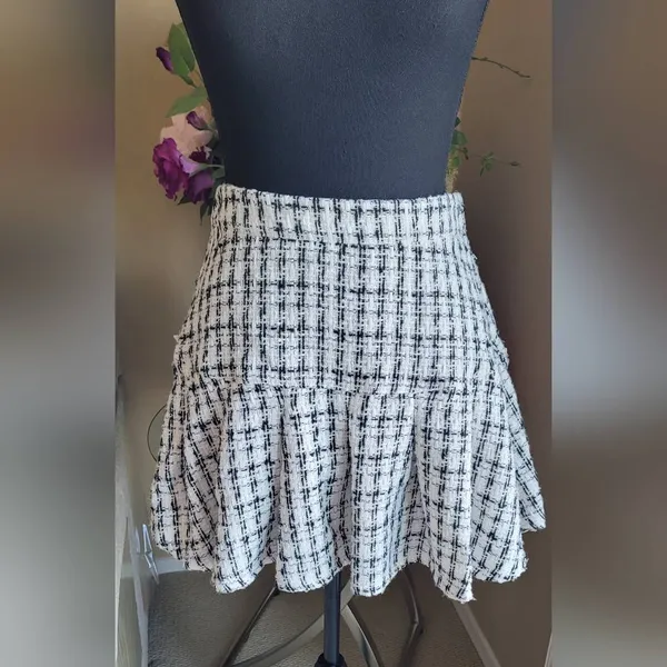Kendall + Kylie NWT Generation K Black & white tweed skirt - Image 5