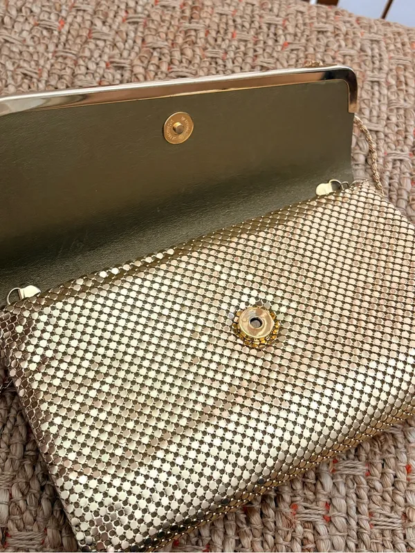 Gold Mesh Evening Clutch handbag with Chain Strap - Image 4