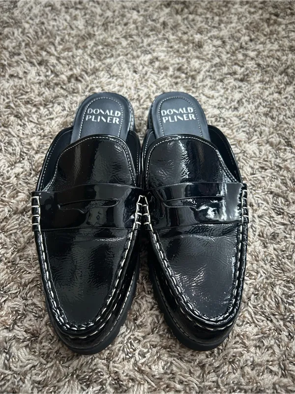 Donald Pliner Black Patent Leather Slip-On Loafers Mules Sz 8 1/2 - Image 2