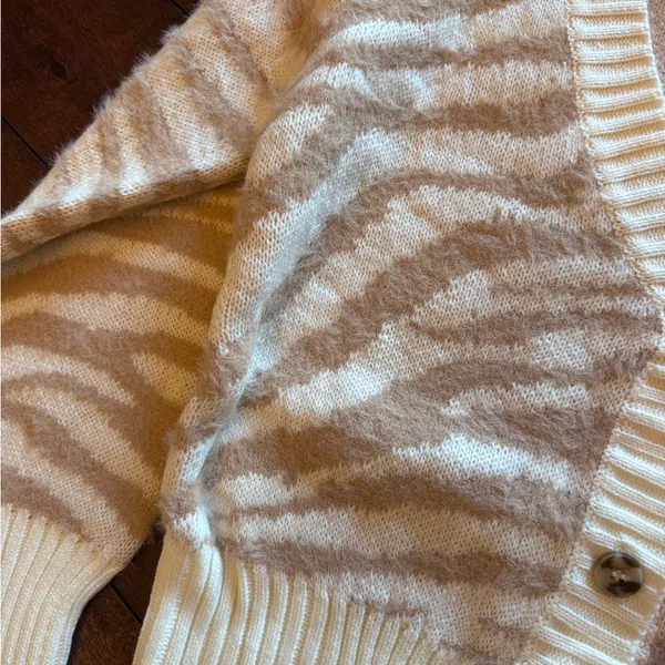 Sadie & Sage Julian‎ Cardigan Camel/Ivory Size Small NWT - Image 4