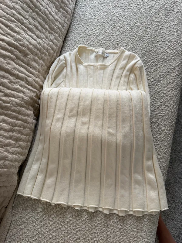 Boutique White knit longsleeve Midi Dress - Image 6