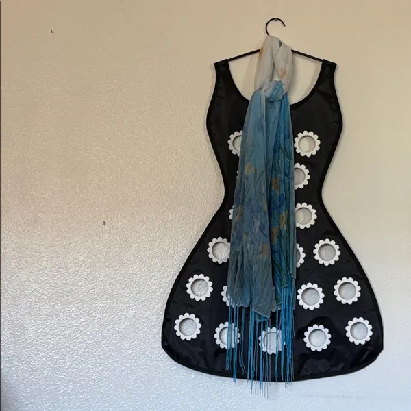 Floral Blue and White Scarf with Fringe - Image 6
