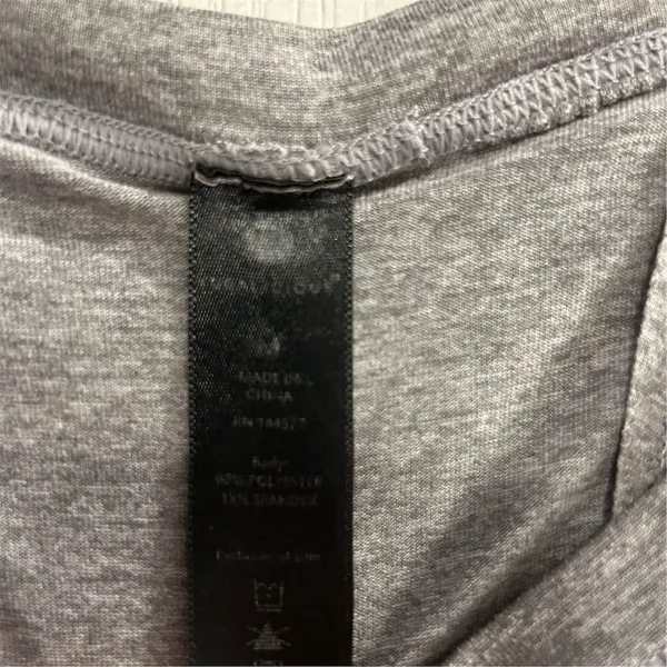 Yogalicious Women's Gray Long‎ Sleeve Top Open Back Thumb Holes Size M - Image 9