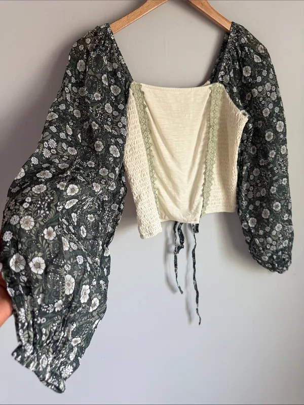 Anthropologie Forever That girl Smocked Balloon-Sleeve Top Small - Image 7