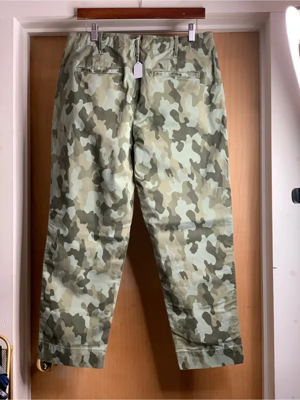 GAP Camo Straight Khaki High-Rise Pants in Green Tones Size-12 Utility - Image 4