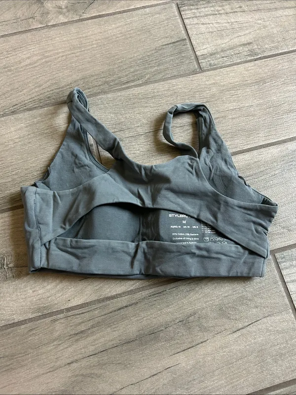 Stylerunner Gray Racerback Sports Bra - Image 3