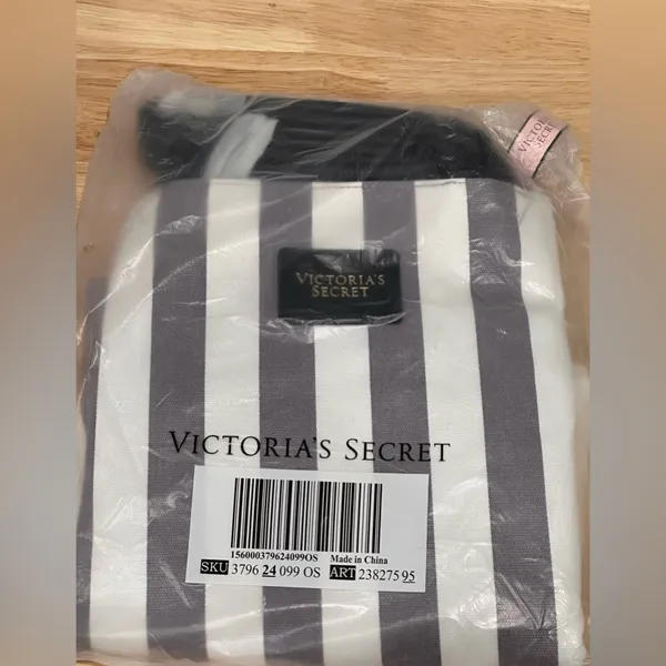 Victorias Secret. Large over shoulder bag. - Image 2