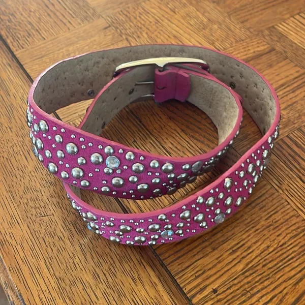 Y2K Pink suede, studded, leather belt - Image 3