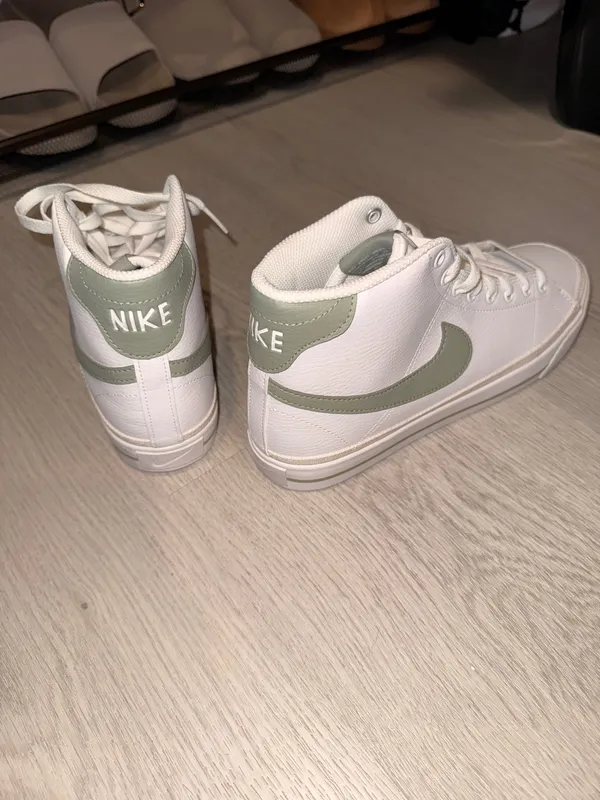 Nike Sneakers Women’s - Image 2