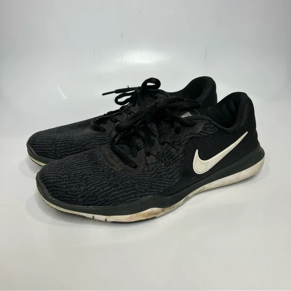 Nike Women’s flex supreme sneakers black &‎ white size 6 - Image 4