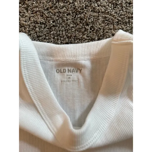 Old Navy Women's Snug White Ribbed Tank Top Size Small - Image 2