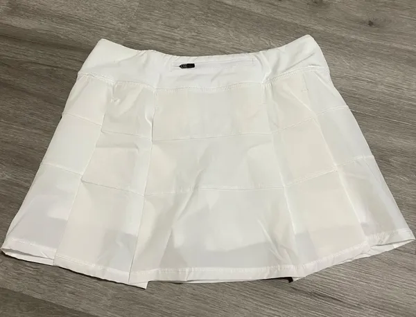 White Active sport skirt/short Size 6 - Image 3