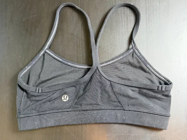 Lululemon Flow Y bra with a mesh back and racerback straps Size 4 Black - Image 3